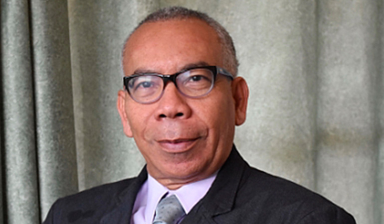 50 Humanos Excepcionales, nueva obra del médico Uriel Escobar Barrios