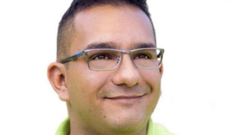 Julián Andrés Ospina, corto peregrinar en el CD