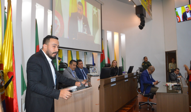 Entrega de reapertura de negocios no puede ser por politica: Juan Diego Patiño